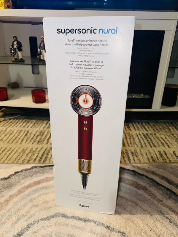 Dyson Supersonic Nural hair dryer Red Velvet / Gold 1 Dyson Supersonic Nural hair dryer Red Velvet / Gold 1