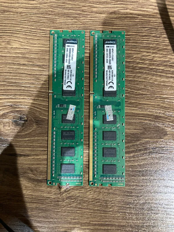 Оперативная память Kingston DDR3 16 ГБ (2×8 ГБ) Оперативная память Kingston DDR3 16 ГБ (2×8 ГБ)