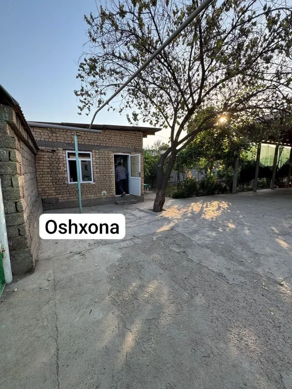9 sotixlik 5 xona tayor uy va 4 xona bitmagan uy Gaz svet ichimlik suv — фото 1