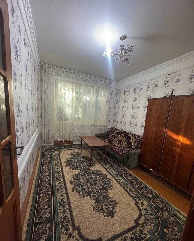 4 хоналик уй сотилади. 10-микрорайон 4 4 хоналик уй сотилади. 10-микрорайон 4