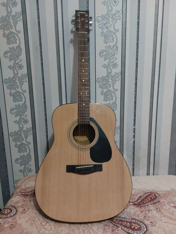 Yamaha F310 — акустическая гитара