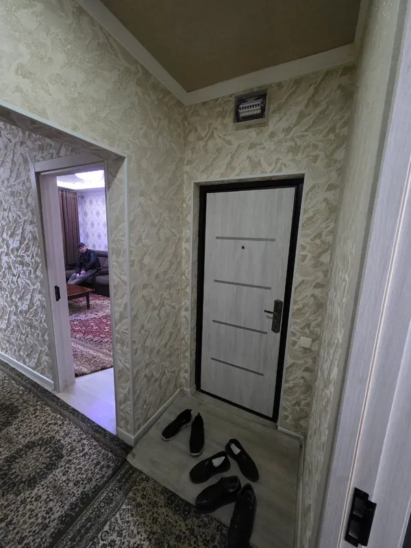 Farxod bozor oldida kvartira sotiladi — фото 2