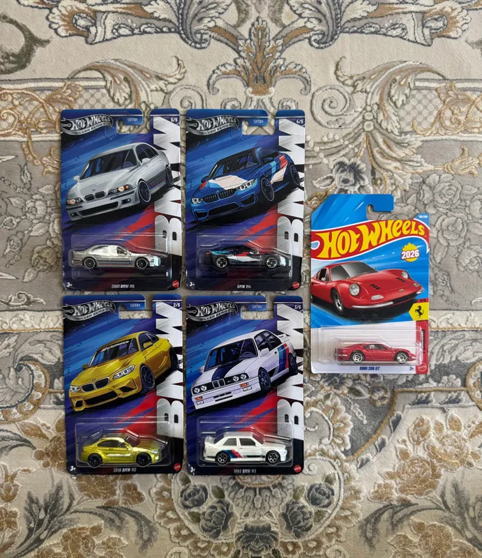 Hot Wheels Premium BMW MERS NISSAN FERRARI машинки 5 Hot Wheels Premium BMW MERS NISSAN FERRARI машинки 5