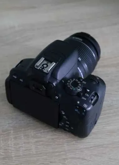 Canon EOS 700D kamera — фото 3