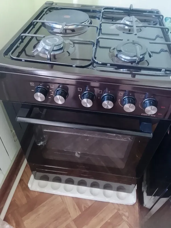 Срочно продаётся газовая плита Срочно продаётся газовая плита