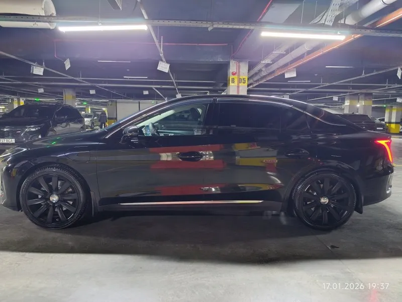 Hongqi EQM 5 500km 3 Hongqi EQM 5 500km 3