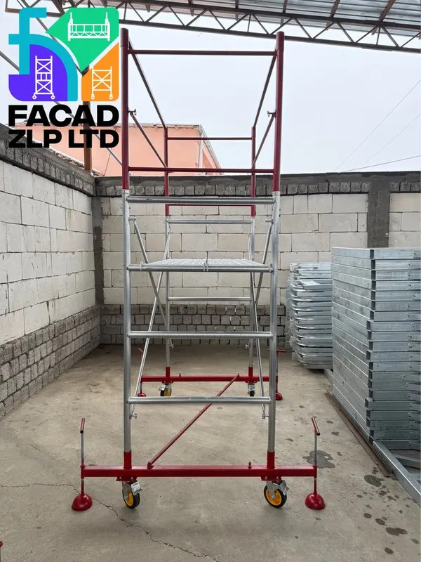 Передвижные леса на колёсах с поддоном и секцией безопасности — фото 3