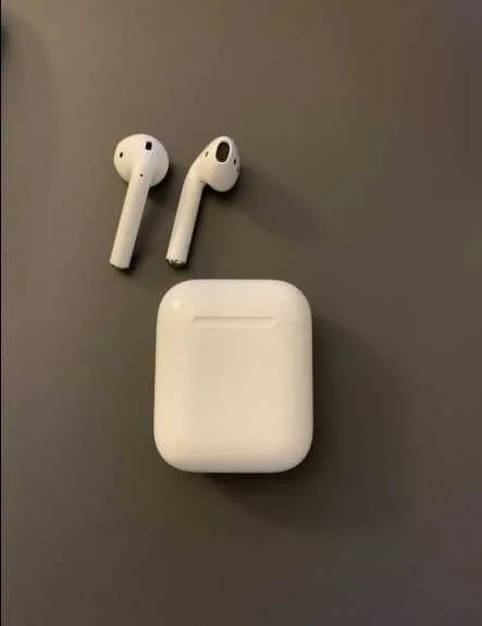Airpods 2.1 sotiladi Airpods 2.1 sotiladi