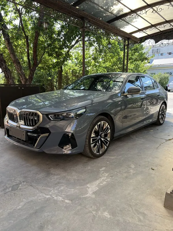 Bmw i 5 50 L 2025 йил 1