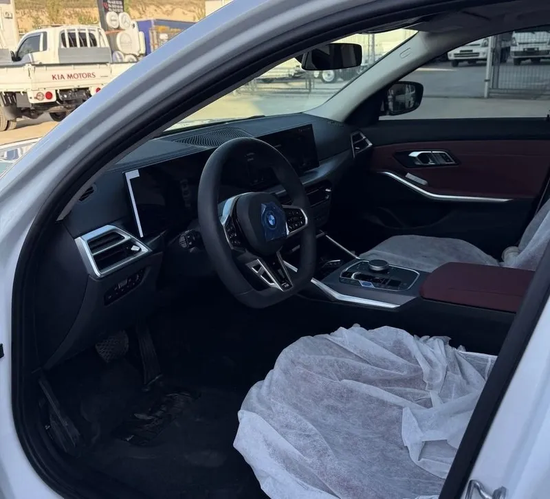 BMW i3 35L edrive 2026 rest 3 BMW i3 35L edrive 2026 rest 3