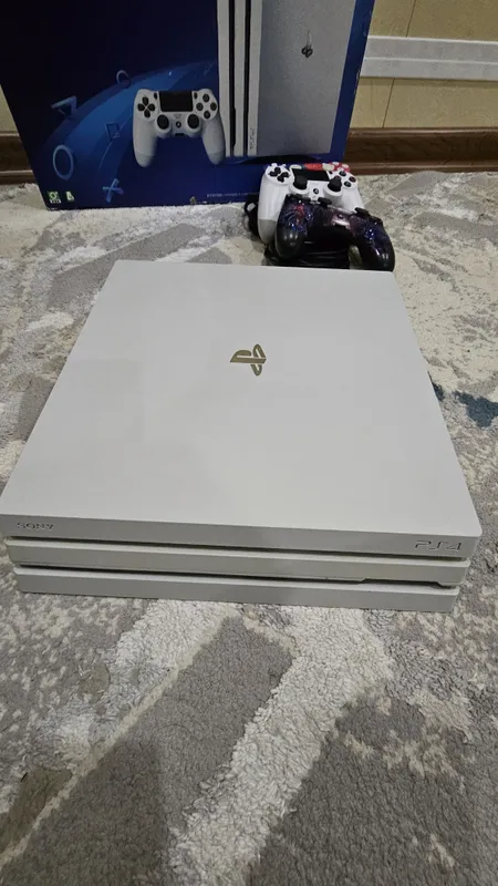 PlayStation 4 pro 1 TB 2
