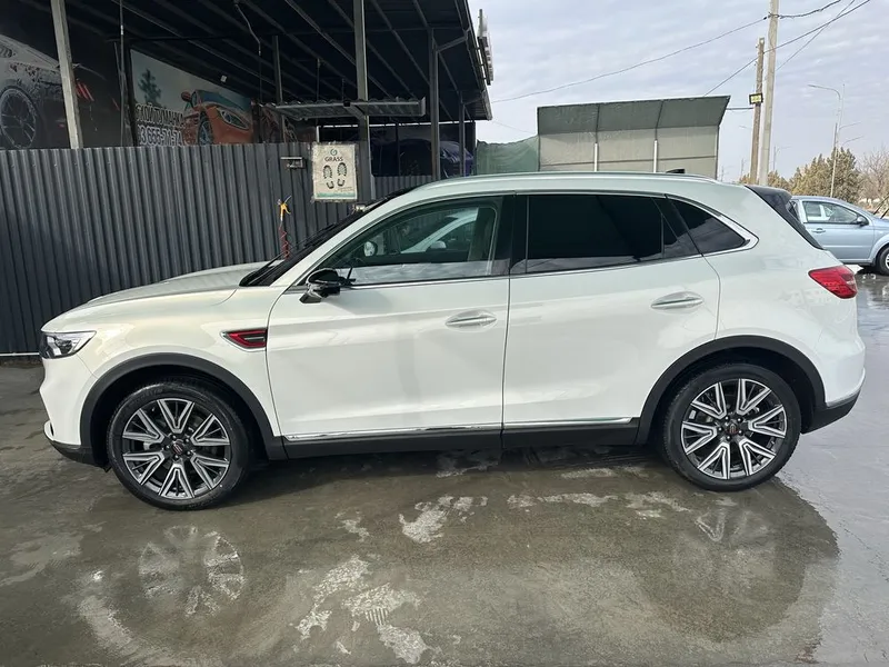 Hongqi hs5 4*4 awd full broni plonka tomi qora qilingan 2022 yil dekab — фото 1