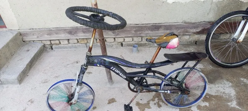 Velosiped yurishi yaxshi ikkita balon bilan egar qoʻysa boʻlli