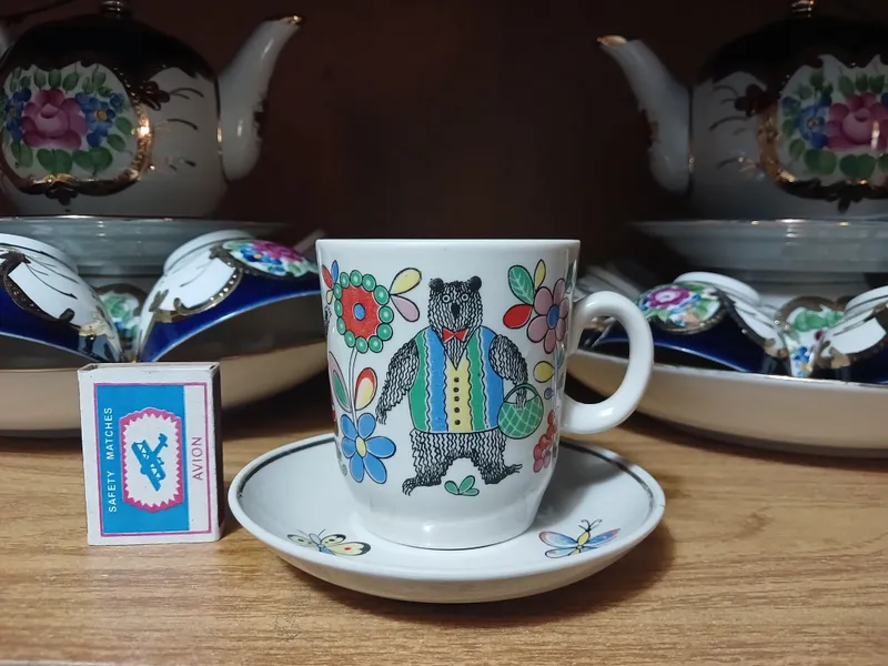 кружкалар тарелкачаси билан