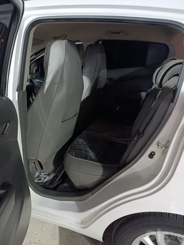 Чистый Chevrolet Spark 2021 года, автомат 6 Чистый Chevrolet Spark 2021 года, автомат 6
