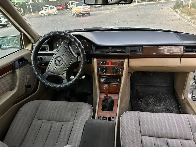 Mersedes benz 200 holatii yaxwi 1985 yil — фото 4