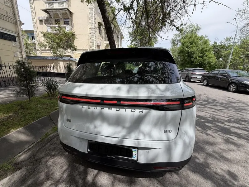 Продаю свою машину Leapmotor B10 ENJOY можно и в рассрочку — фото 2