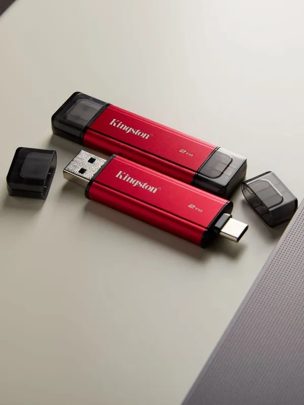 Kingston внешний SSD с двумя разъемами USB type C, USB-A 1TB, 2TB — фото 1