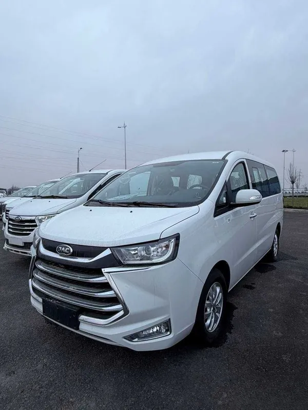 Jac M4 люкс минивен 2 Jac M4 люкс минивен 2
