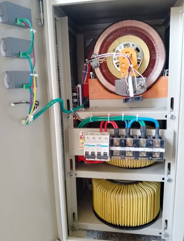 Стабилизатор Andeli 30 kVA 2