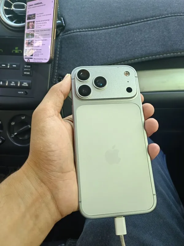 Iphone 17 pro max dubai versiyasi sotiladi Iphone 17 pro max dubai versiyasi sotiladi