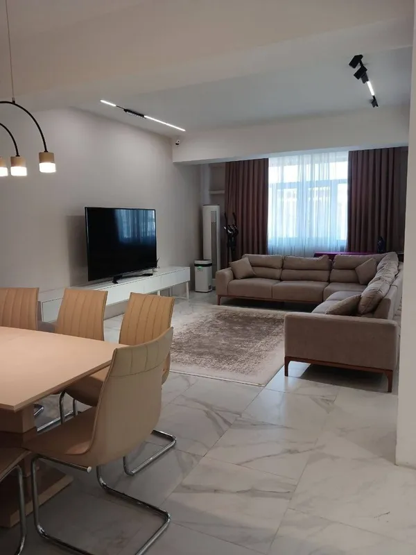 3-комнатная квартира, 130 м², Яккасарай 10