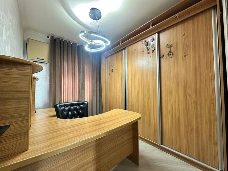 4 комнатная / новый ремонт / Госпитальный Массив — фото 3