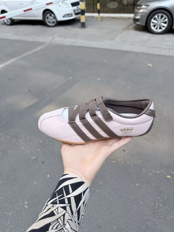 Adidas женские кроссовки