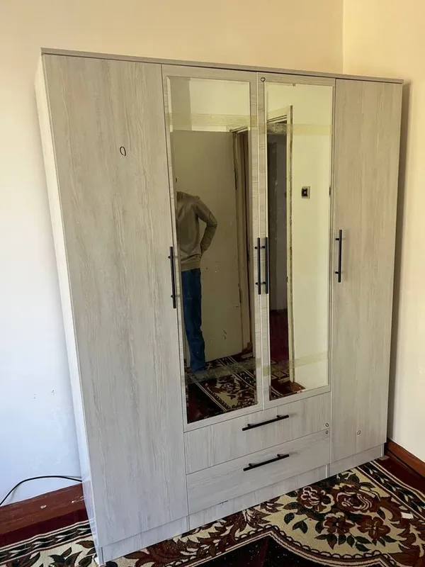 Shkaf aksiyada 990 metri qarap