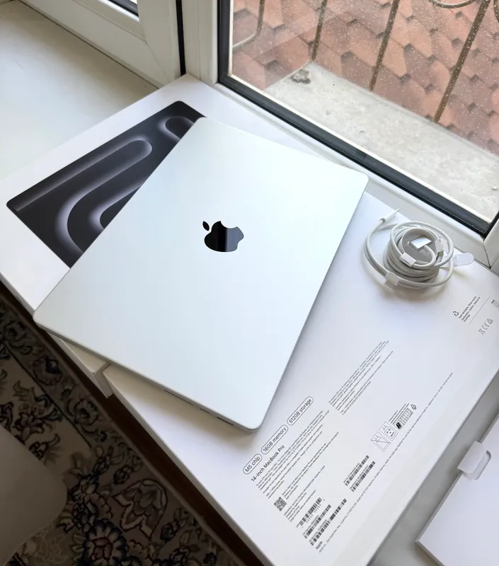 MacBook Pro M5 16/512GB 14-inch Silver 5 MacBook Pro M5 16/512GB 14-inch Silver 5