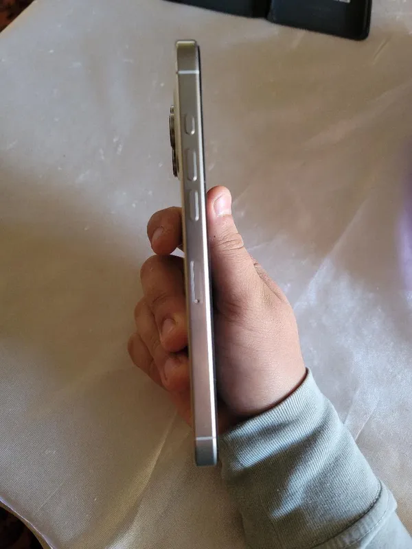 iPhone 16 Pro Max 3