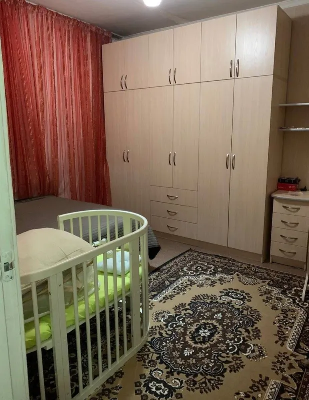 Юнусабадский
Ориентир: Gallery
Комнат: 2 4