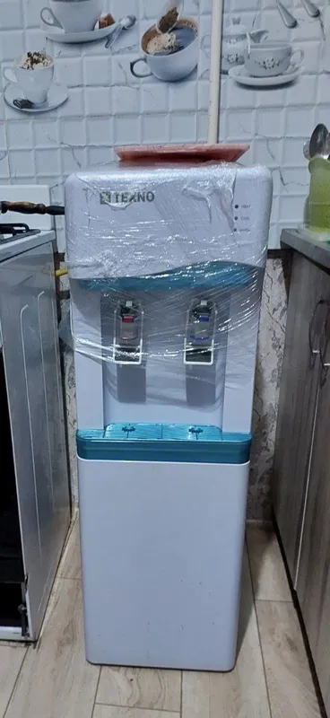 Продаётся куллер горячая и холодная вода. рабочий,