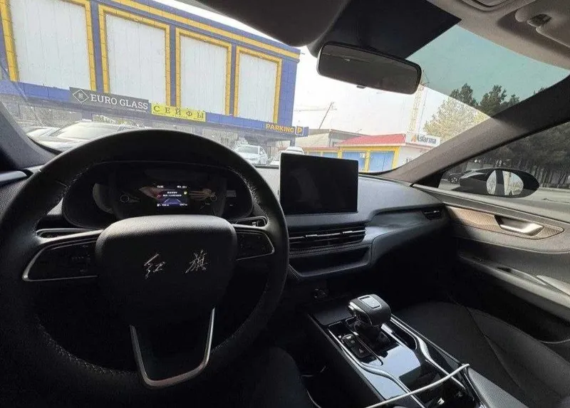 Hongqi E-QM5 Black Electro 450km — фото 2