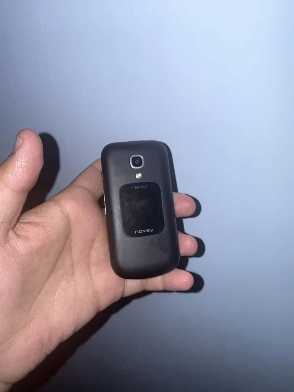 Novey senat dualsim gsm 1