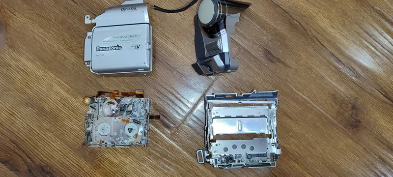 Видеокамера-Panasonic NV-GS3