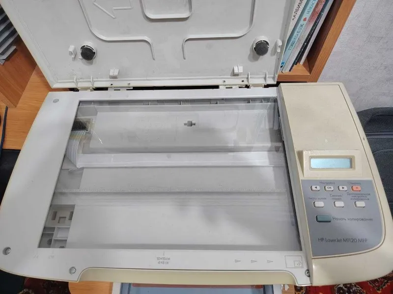 Многофункциональный принтер HP LaserJet M1120 MFP в хорошем состоянии 3