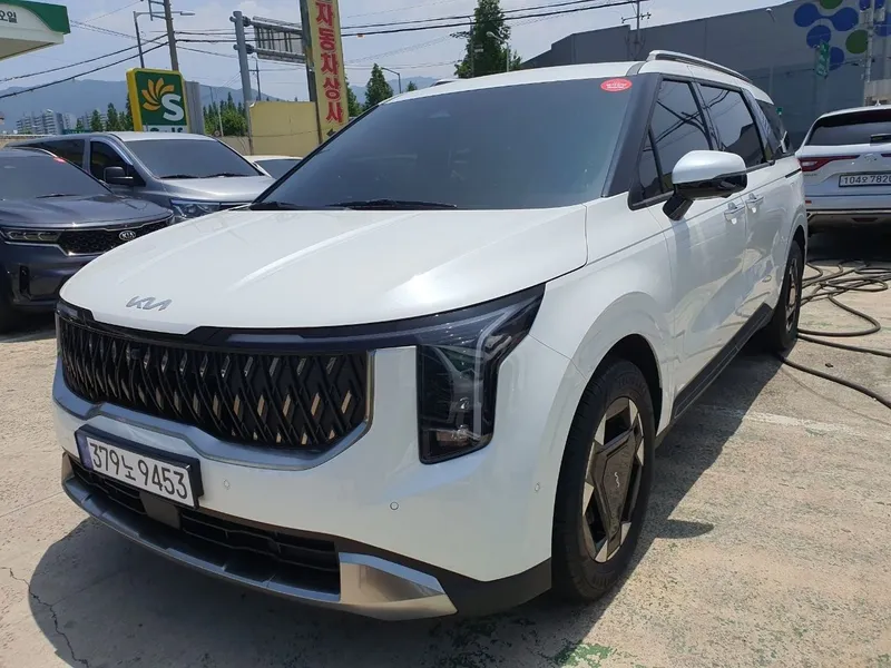 KIA Carnival Gibrid 2