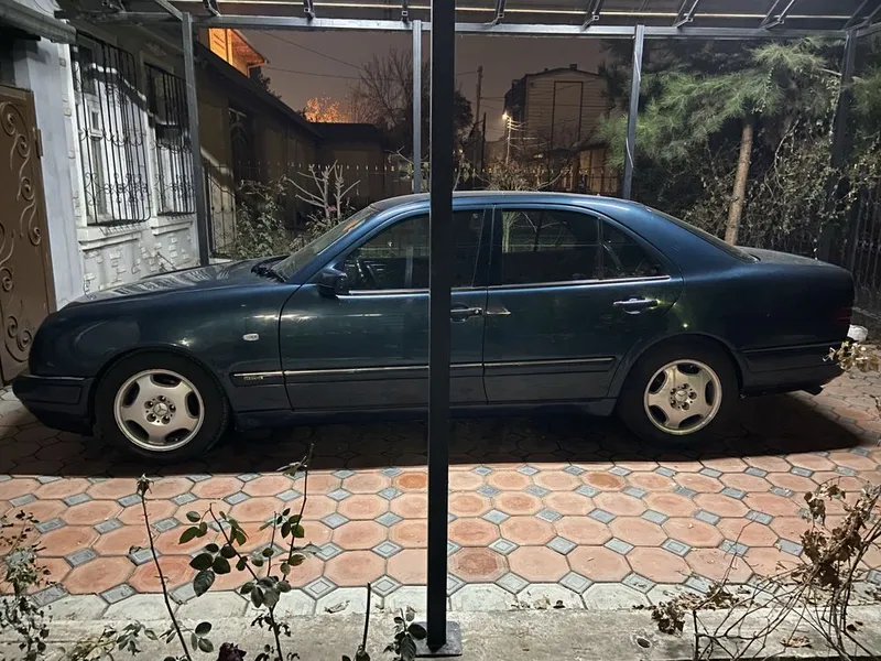 Продам Mercedes-Benz W210 3