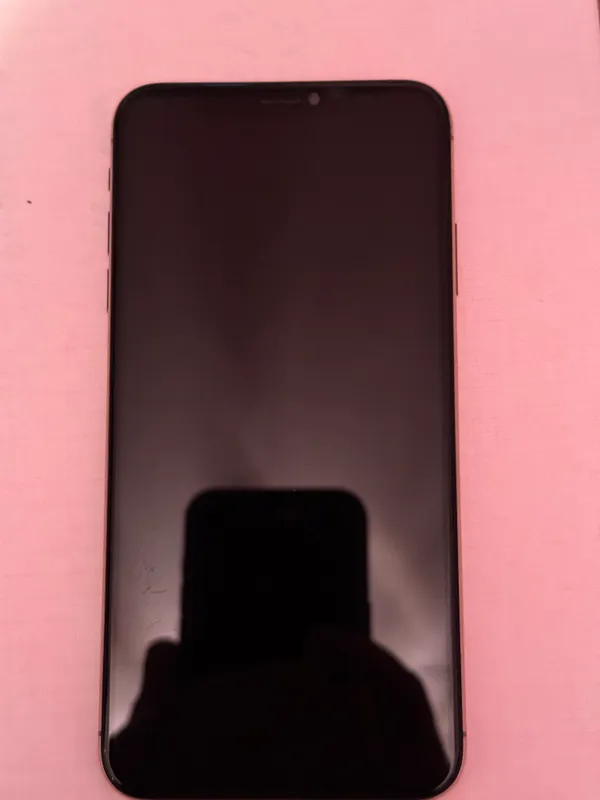 iPhone Xs Max 3