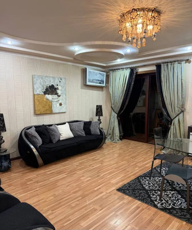 Mirzo Ulug‘bek tumanida 80 m² maydonli 3 xonali kvartira sotiladi 2