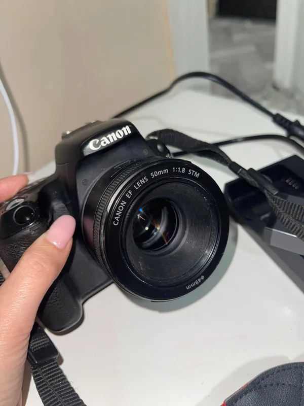Фотоаппарат Canon EOS Rebel SL2