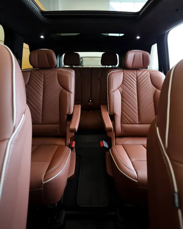 Cadillac Vistiq Platinum EV 2027 8 Cadillac Vistiq Platinum EV 2027 8