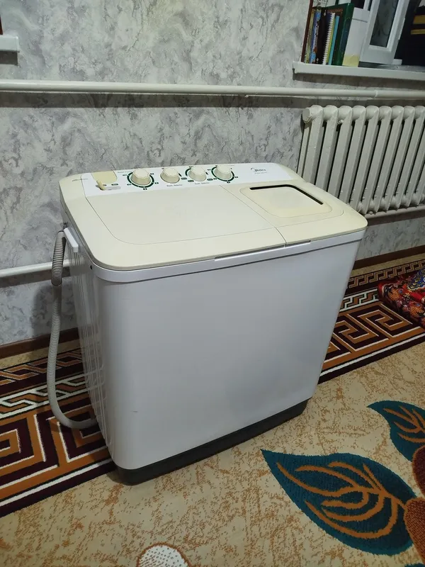 Продаю стиральную машину Midea 8 кг