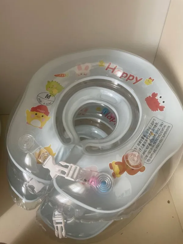 1 yoshgacha bo‘lgan bola uchun bo‘yinga taqiladigan suzish halqasi 3 1 yoshgacha bo‘lgan bola uchun bo‘yinga taqiladigan suzish halqasi 3