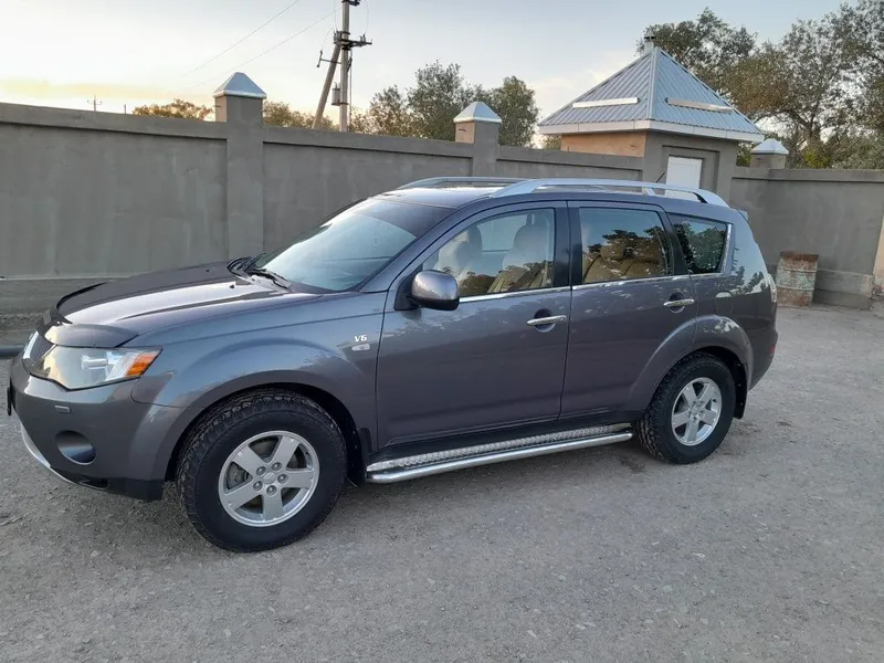 Продаю кроссовер Mitsubishi Outlander 2008 г.в. — фото 1