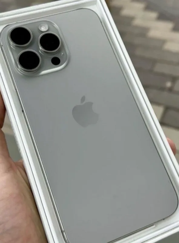 Iphone 15 pro max 256 89%