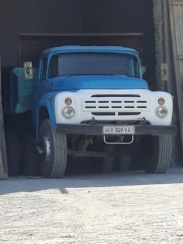 zil sotiladi srochna 4