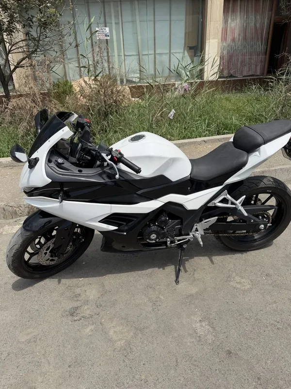 Yamaha r6 Replica 3