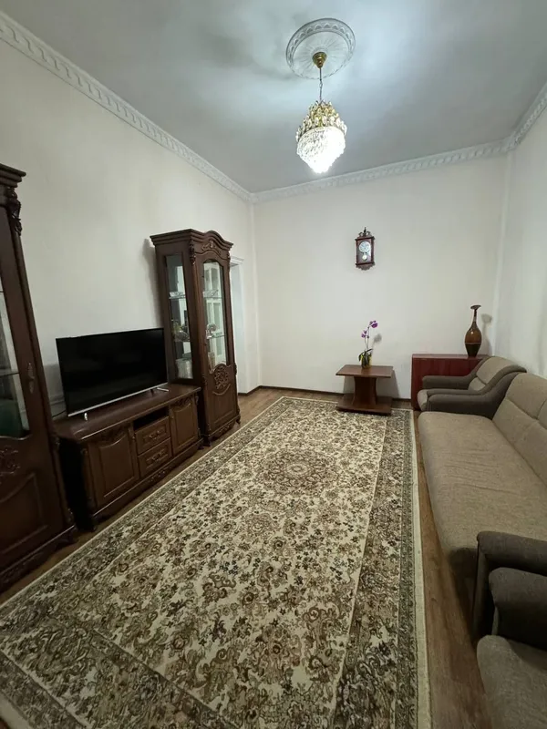 продается 4 комнатная, кирпич Мирзо Улугбекский р. 2 продается 4 комнатная, кирпич Мирзо Улугбекский р. 2